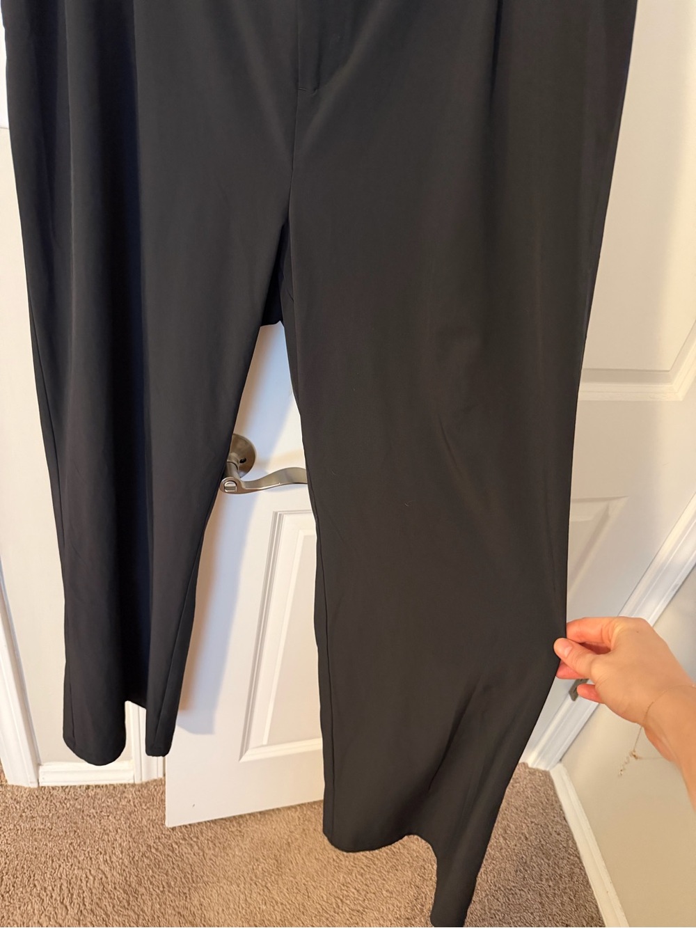 ALO Yoga Black Relaxed High-Rise Trousers - Picture 5 of 6